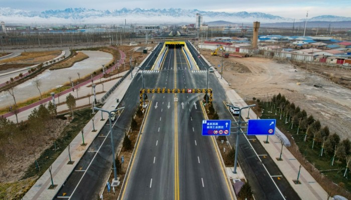 酒泉市肅州區(qū)飛天南路市政管網(wǎng)建設工程順利完工并全線通車