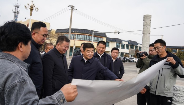 肅州區(qū)委副書記、區(qū)長宋濟(jì)民調(diào)研生態(tài)公司酒泉火車站站房改造提升項(xiàng)目復(fù)工復(fù)產(chǎn)情況
